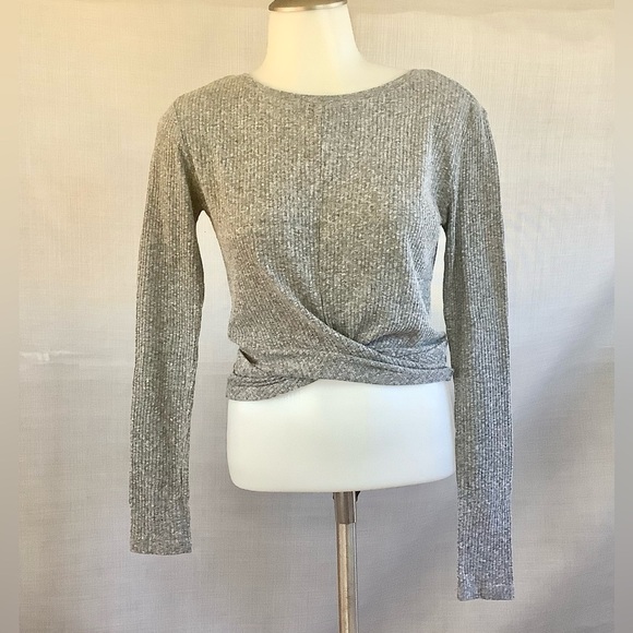 XS BP cropped top gray longsleeved ribbed crew neck crop shirt Cute twist detail - Picture 1 of 5